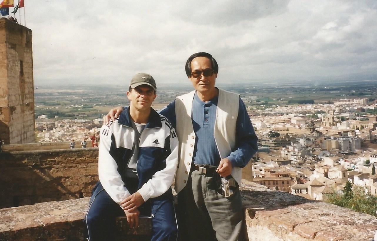 Joaquín con Ted Wong